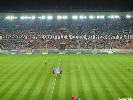 TRIBUNE PARIS